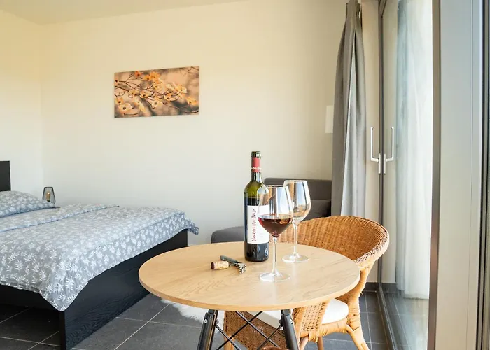 Vinarstvi U Sv. Krize 3*